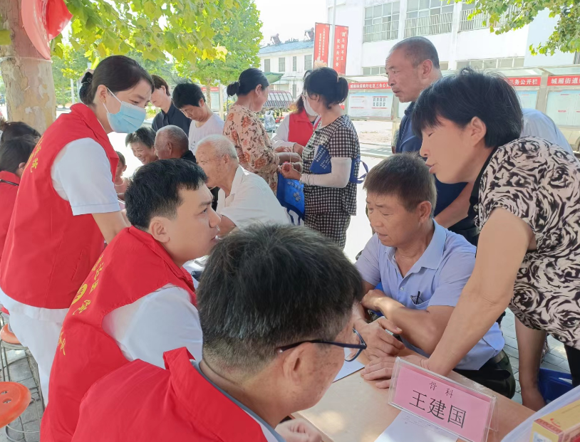 泗阳康达医院：暖心“八一” 爱心义诊