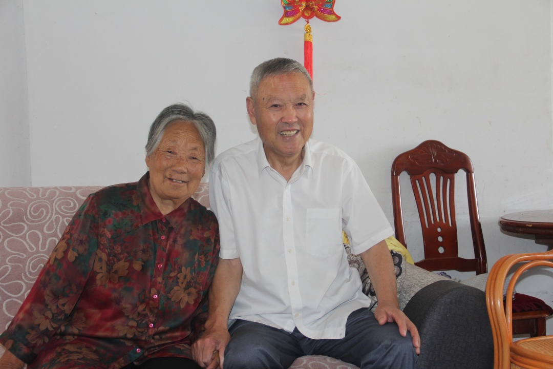 泗阳县来安街道：浪漫幸福过七夕 金婚夫妻话甜蜜