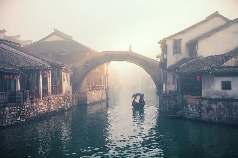 【夜读】生活，不只大江大河，亦有小桥流水