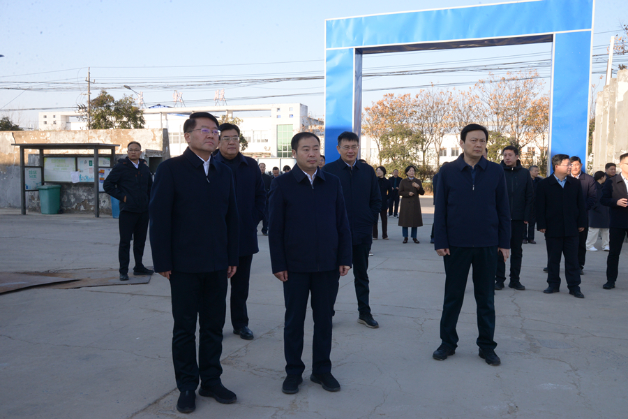 我县举行12月份工业项目集中观摩推进活动.jpg