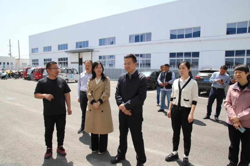 殷其国调研曹集乡重点项目建设工作.png