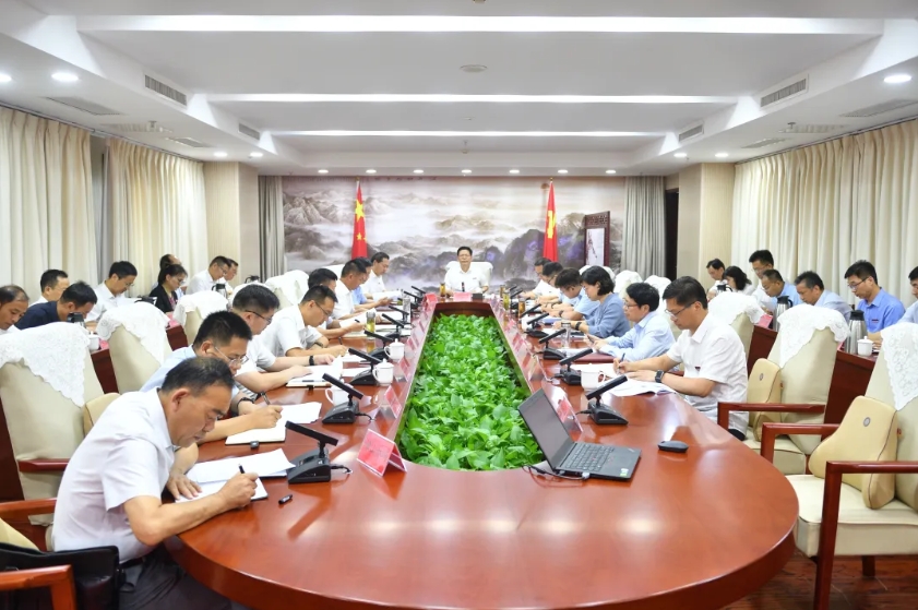 张先彦强调：营造崇尚先进、学习先进、争当先进的浓厚氛围，推进“四化”同步集成改革，奋力建设“轻美好快”宜居宜业现代化活力新城！.png