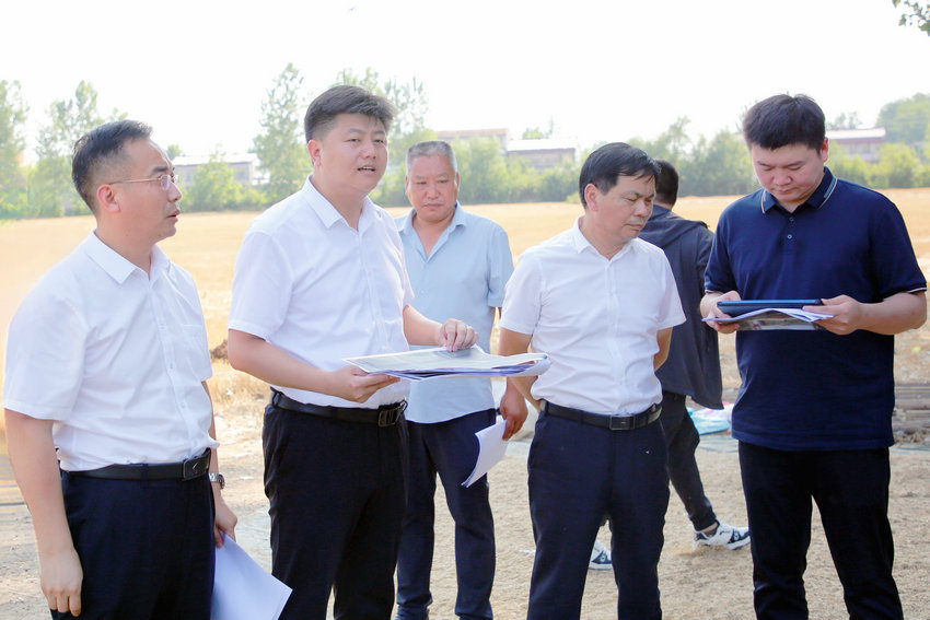 洋河新区召开违法用地问题整改现场督导会.jpg