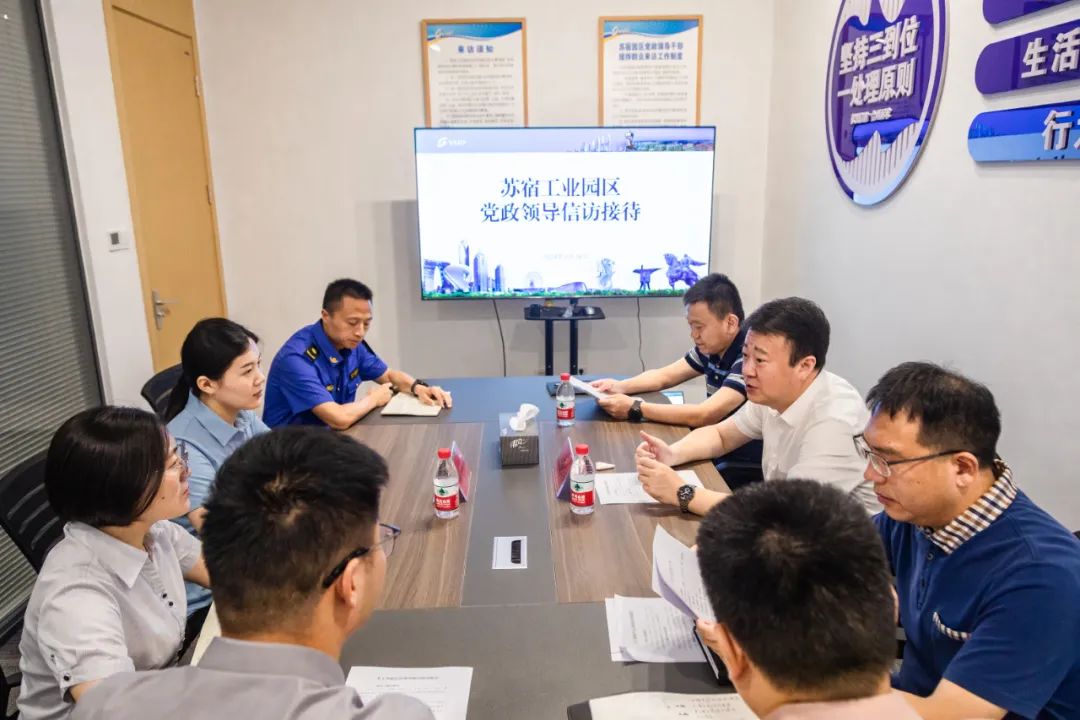 李朝阳接待信访群众