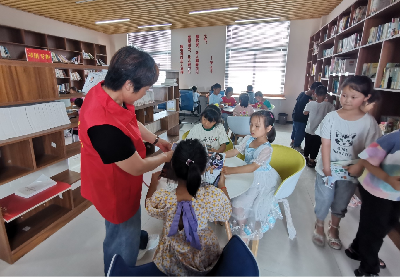 强国复兴有我丨三庄镇史集社区：拾趣夜时光，集采幸福笑