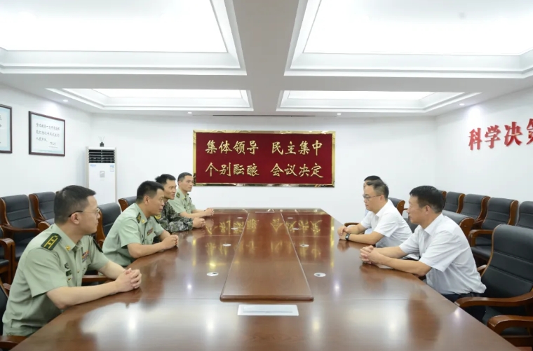 陈磊开展“八一”建军节走访慰问活动.png
