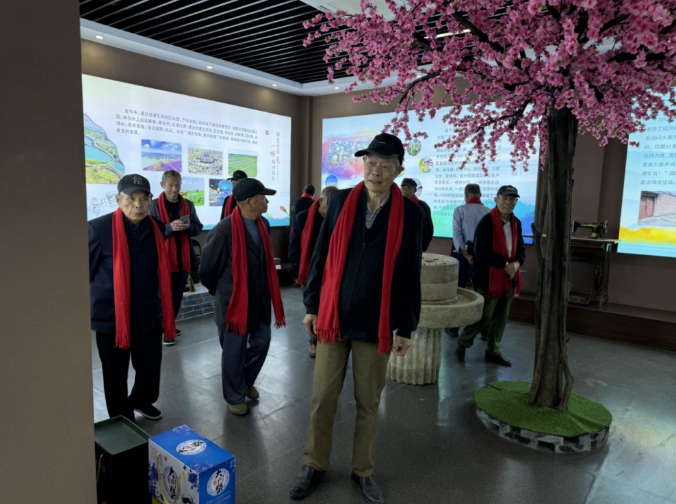 我们的节日·重阳节丨卢集镇新联会：九九重阳宴 浓浓敬老情