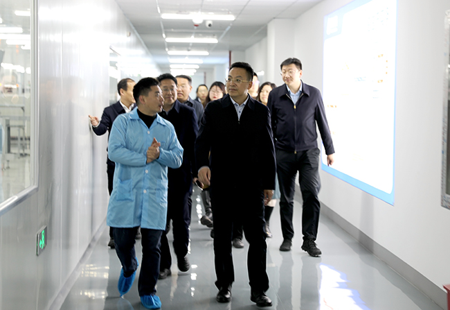 殷其国调研重大产业项目建设工作.jpg