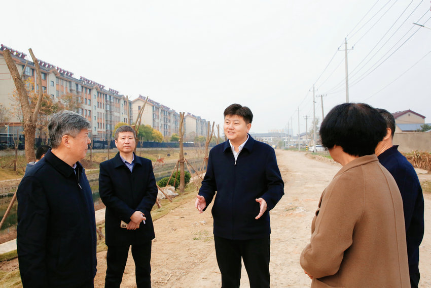 洋河新区召开重点工程现场推进会.jpg