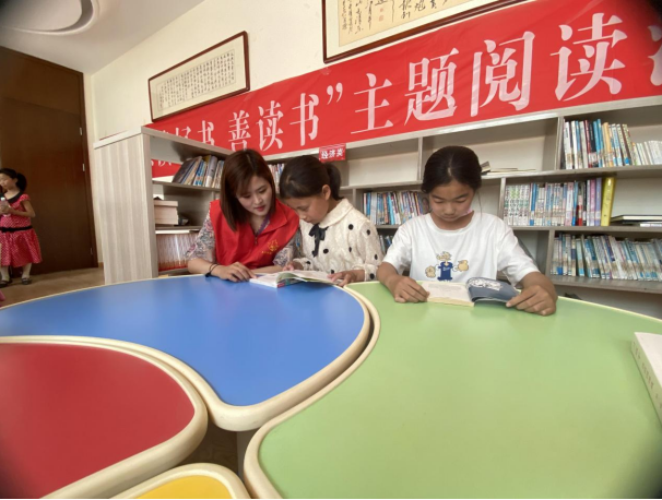 陇集镇：“党史学习超市”进村居