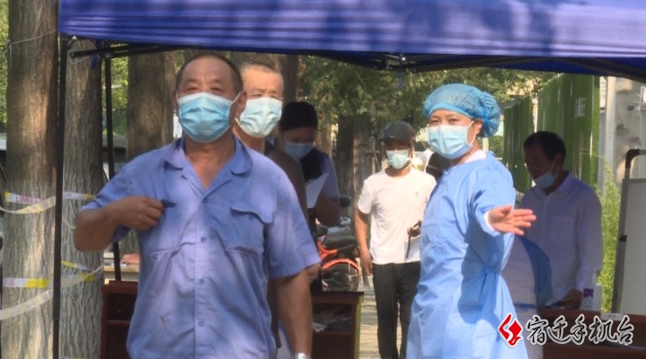 【视频】高温下的劳动者（7）引导员丁晓曼：每天“全副武装”不负“战疫”使命