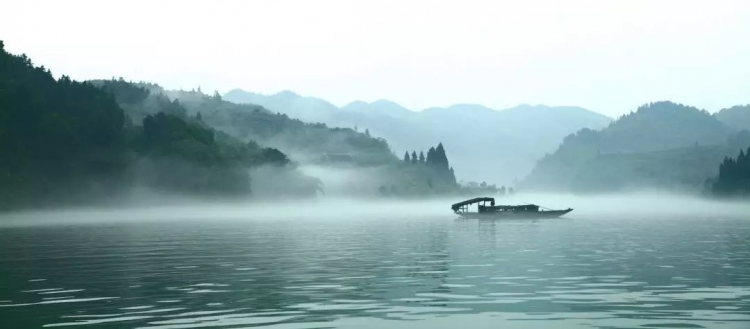 【早读】轻舟已过万重山